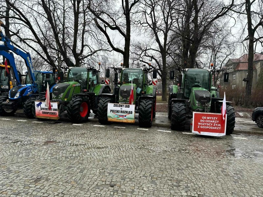 Rolnicy z powiatu nowotomyskiego również protestują w...