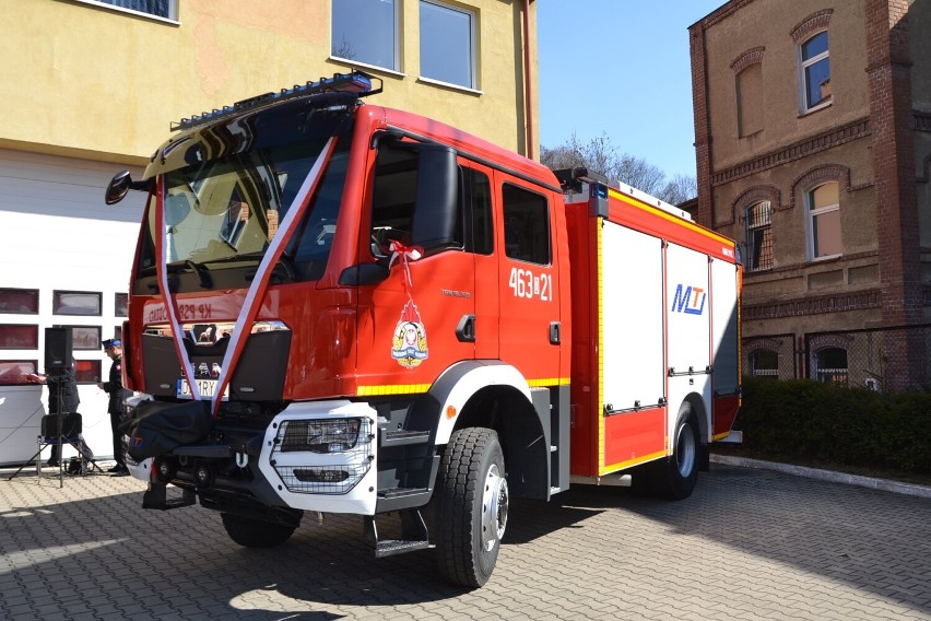Nowy wóz bojowy dla Państwowej Straży Pożarnej w Nowej...