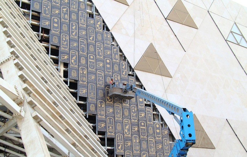 Prace konstrukcyjne w Wielkim Muzeum Egipskim zostały...