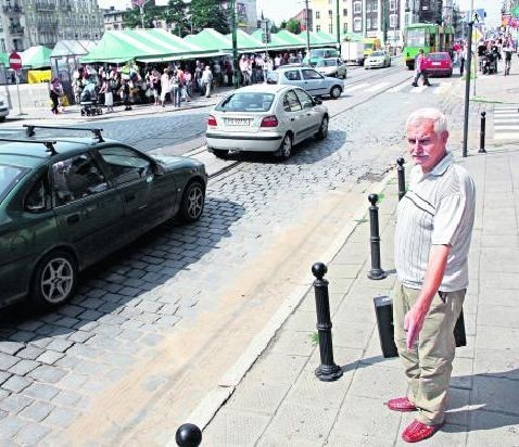 Szersza Dąbrowskiego zamiast miejsc postojowych to pomysł na szybyszy przejazd tramwaju