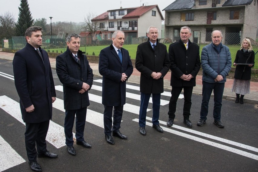 Nowe drogi powiatowe w Kartuskiem oddane do użytku