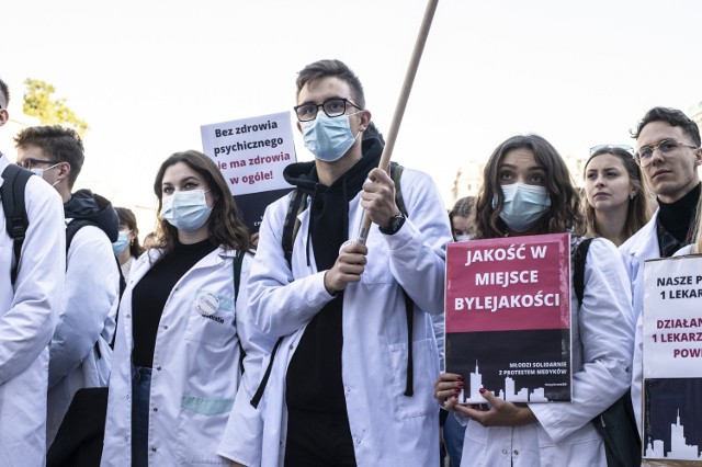 Celem wydarzenia było wyrażenie wsparcia studentów dla trwających obecnie protestów medyków oraz Białego Miasteczka 2.0. 

Zobacz zdjęcia --->