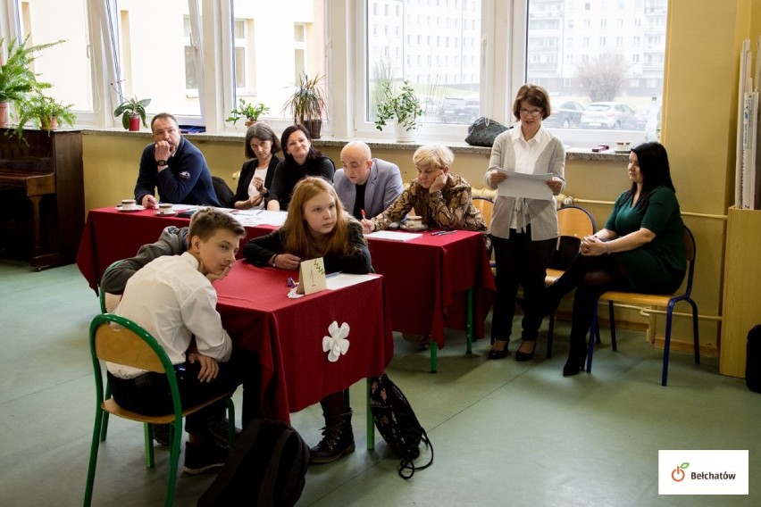 Test był podzielony na dwie części: zamkniętą z wiedzy...