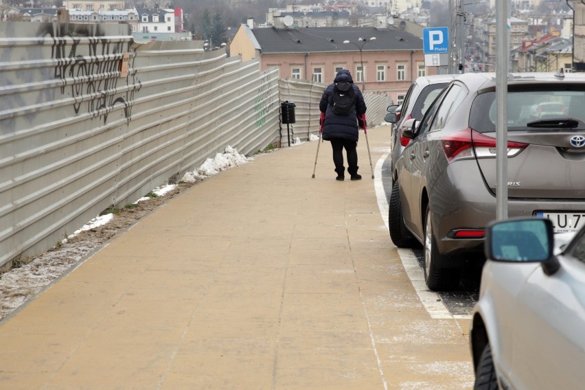 Lublin. Na Lubartowskiej piesi nie będą się już potykać. Kolejny fragment chodnika idzie do przebudowy