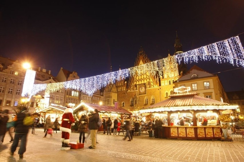 Wrocław: W centrum zrobiło się świątecznie (ZDJĘCIA)