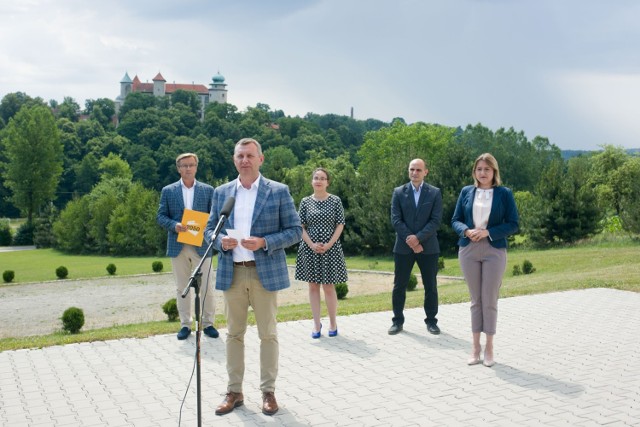 Prezentacja działaczy ruchu Szymona Hołowni w powiecie bocheńskim, 29.06.2021