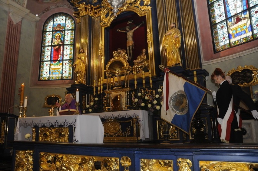 Tradycyjna msza Krakowskiej Kongregacji Kupieckiej w kościele św. Barbary [ZDJĘCIA]