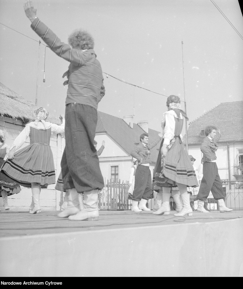 Festyn na Rynku w Sieradzu w roku 1977