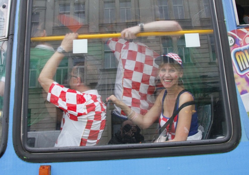 Euro 2012 Poznań - Fani Chorwacji i Irlandii w drodze na mecz [ZDJĘCIA]