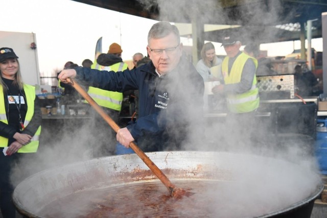 Marszałek Małopolski Witold Kozłowski niedawno odwiedził przejście graniczne w Medyce oraz Przemyśl. Rozmawiał tam m.in. o aktualnej sytuacji na granicy oraz wspólnych priorytetach Małopolski i Podkarpacia w dalszych działaniach związanych z napływem uchodźców wojennych z Ukrainy.