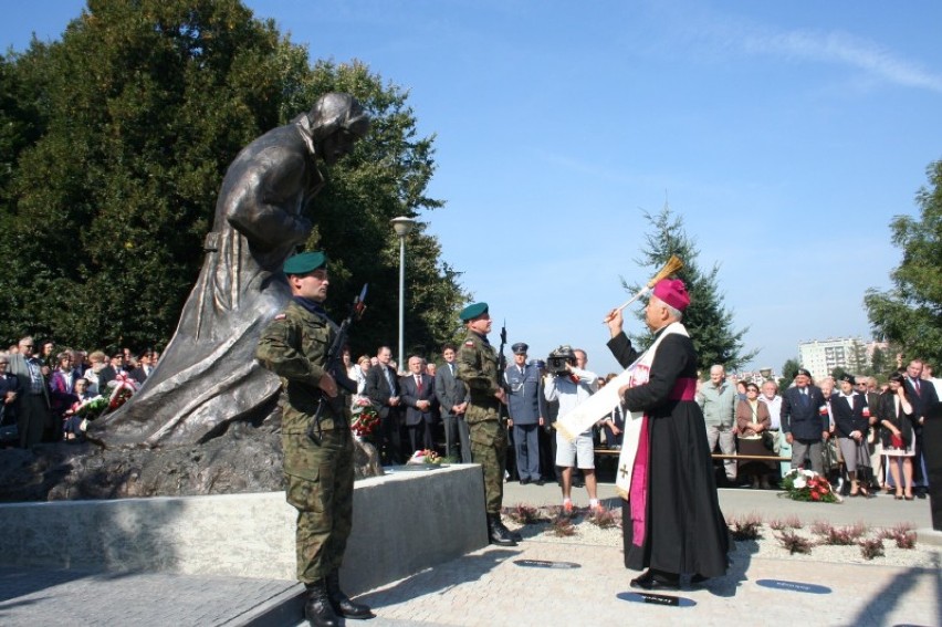 Pomnik Sybiraków odsłonięto w Rzeszowie