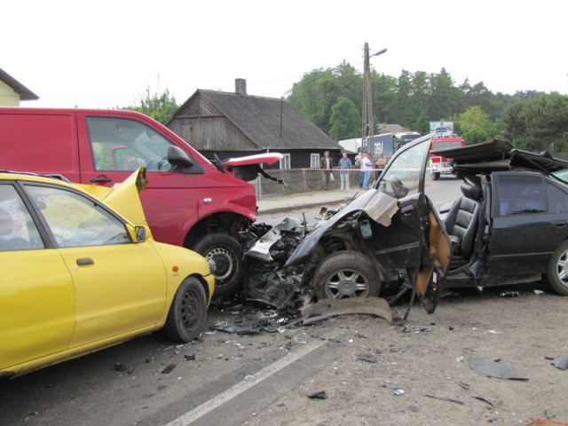 Wypadek w Dębołęce. Efektem czterech rannych