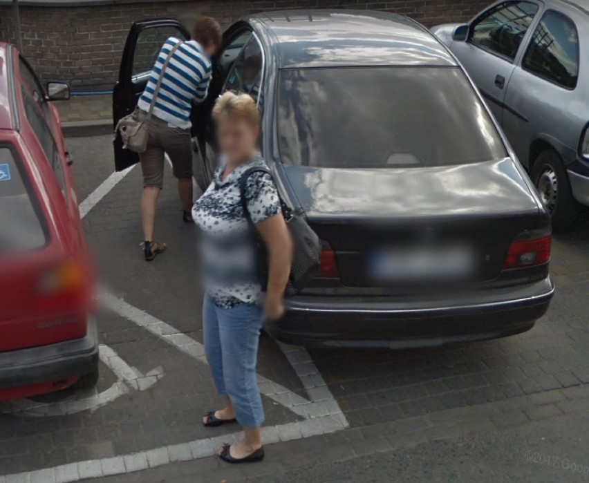 Mieszkańcy Wielunia na Google Street View. Zobacz, jak żyło miasto latem 2012 i 2017 roku