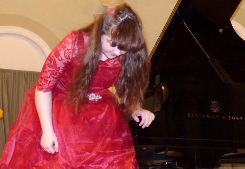 Młoda niemiecka pianistka Laetitia Hahn zagrała na festiwalu...