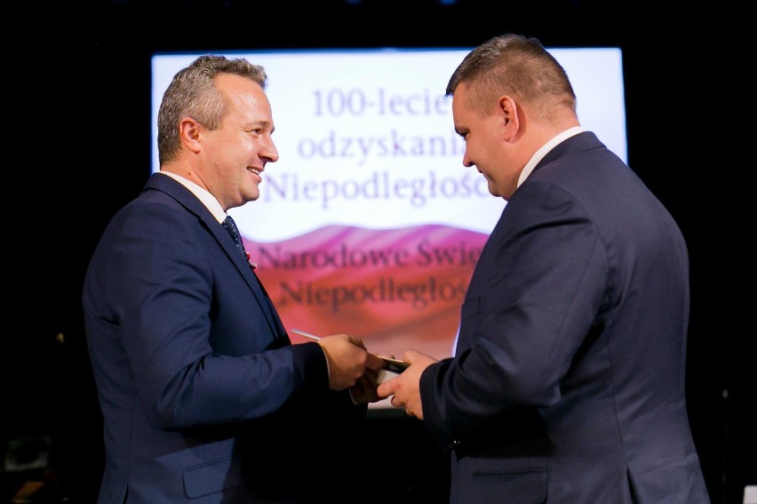 Dziesięciu zasłużonych dla Niepodległej z powiatu inowrocławskiego z medalami od premiera [zdjęcia]