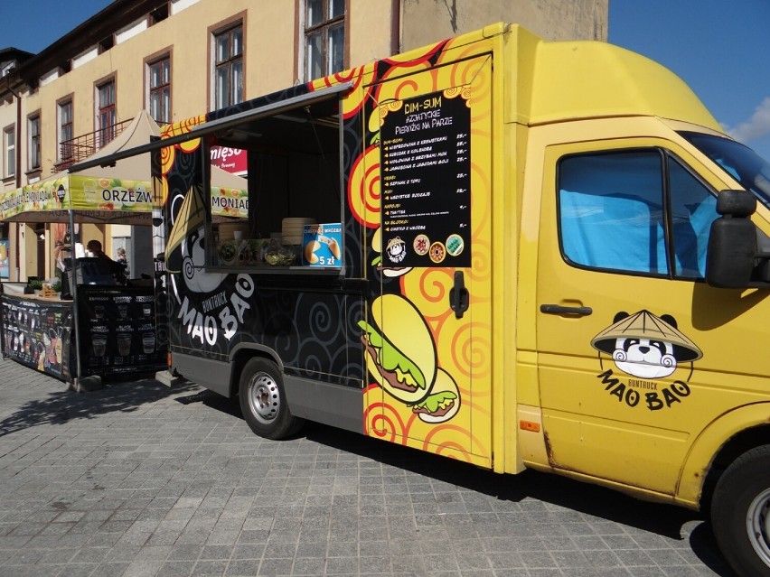 Food trucki znów na Reymonta w Radomsku. Co można zjeść i za ile? 4.09.2021 [CENY, ZDJĘCIA]