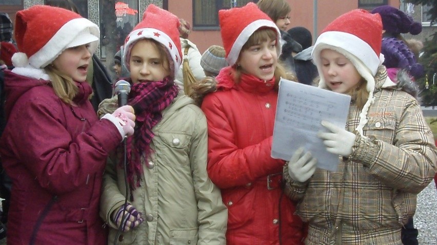 Uczniowie IV klasy Szkoły Podstawowej z Zespołu Szkół...