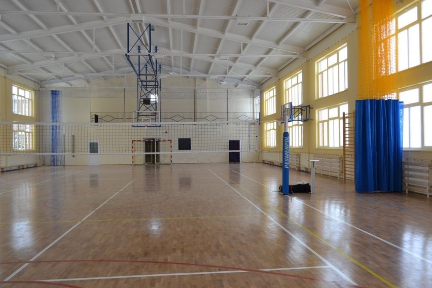 Przy gimnazjum w Krzewicy powstała nowoczesna hala sportowa