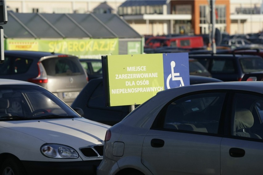 Carsharing stał się bardzo popularnym środkiem transportu....