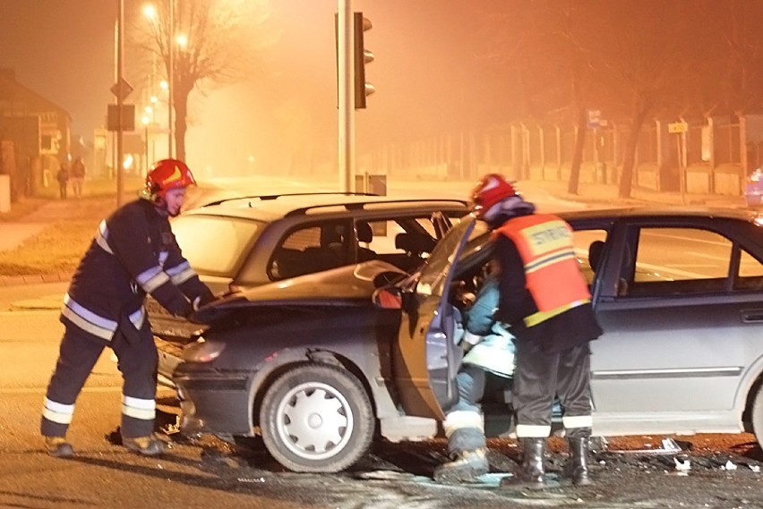 Wypadek na skrzyżowaniu ulic Warszawskiej i Sikorskiego w...