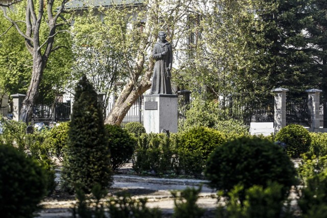 W 2020 roku zrewitalizowany został m.in park przy ul. Dąbrowskiego w Rzeszowie.