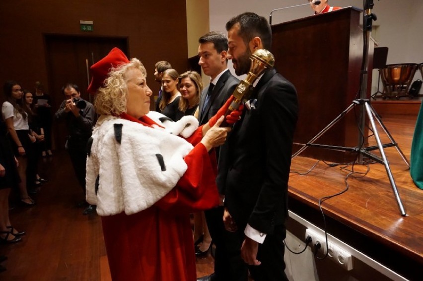 Rektor prof. Halina Lorkowska dokonała aktu immatrykulacji...