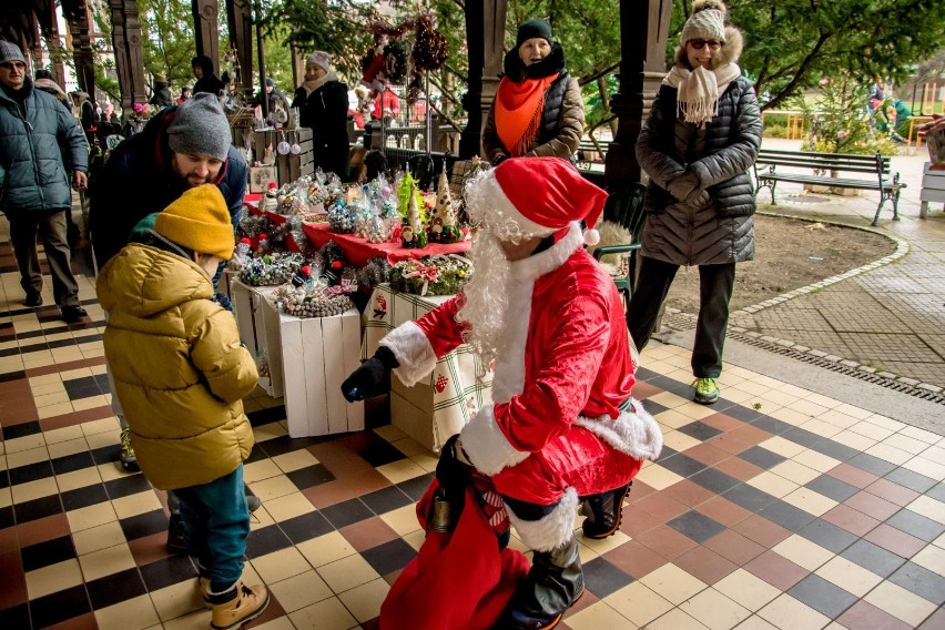 Szczawno-Zdrój: Najbardziej urokliwy Jarmark Bożonarodzeniowy w regionie (ZDJĘCIA)