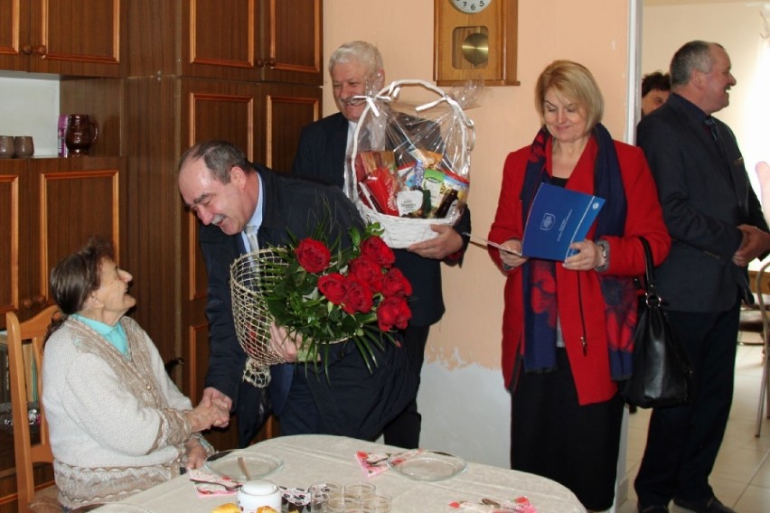 Pani Józefa Ciesielska z Królewca obchodziła 107. urodziny. Jest najstarszą mieszkanką powiatu 