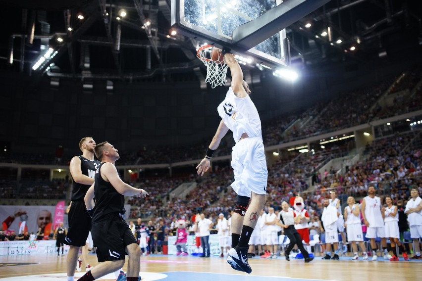 Gortat i jego drużyna rządzą!  Lewandowska ryczy jak lew! [ZDJĘCIA]