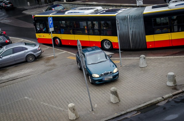 Mistrzowie Parkowania cz. 17. Uczcie się na błędach innych. Tak nie parkujcie nigdy! [ZDJĘCIA]