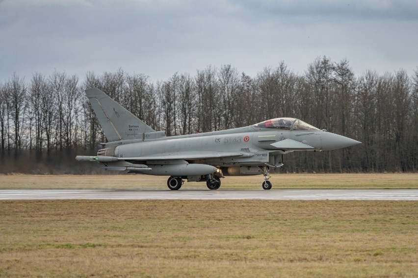 Włoskie Eurofightery Typhoon dotarły do Malborka. Zmienią F-35 w ramach natowskiej misji