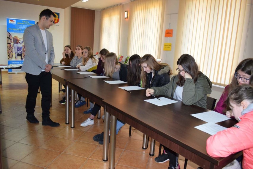 Uczniowie z Osjakowa wzięli udział w warsztatach dziennikarskich[ZDJĘCIA]
