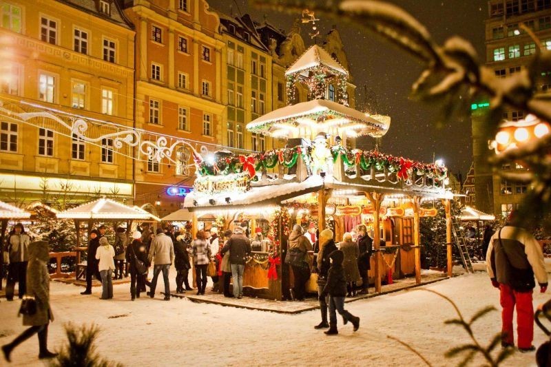 Na wrocławskim Rynku świąteczną atmosferę czuć już od 23...