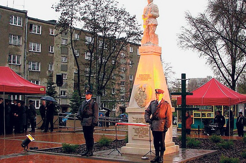 Pomnik "Żołnierza zwycięzcy" nawiązuje do oryginału z 1933...