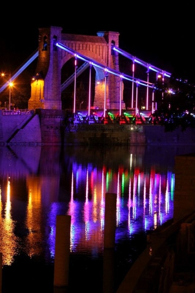 Most Grunwaldzki oświetlony, iluminacja na program "Mosty 2015"