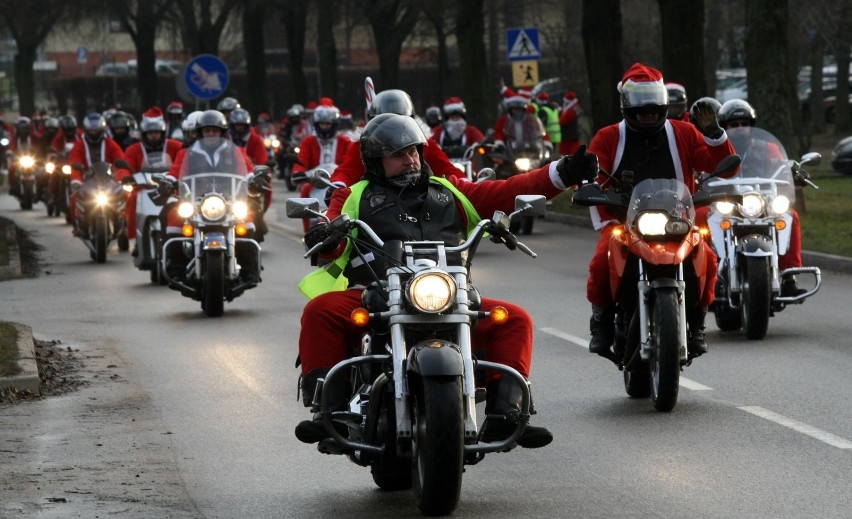 Mikołaje 2013 w Gdańsku i Gdyni. Ponad tysiąc osób przejechało przez Trójmiasto ZDJĘCIA