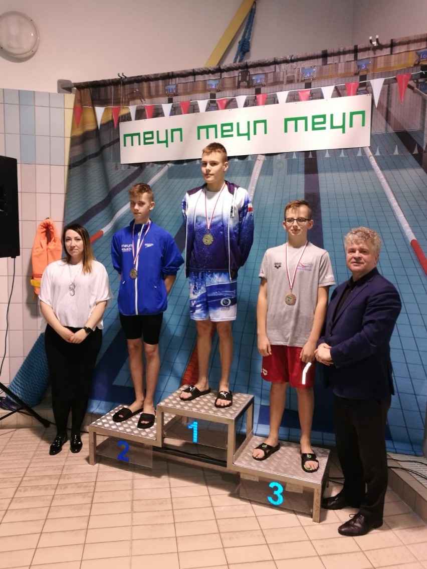 Pływanie. Nadia Walentynowicz z MAL WOPR najlepszą czternastolatką w Lęborku