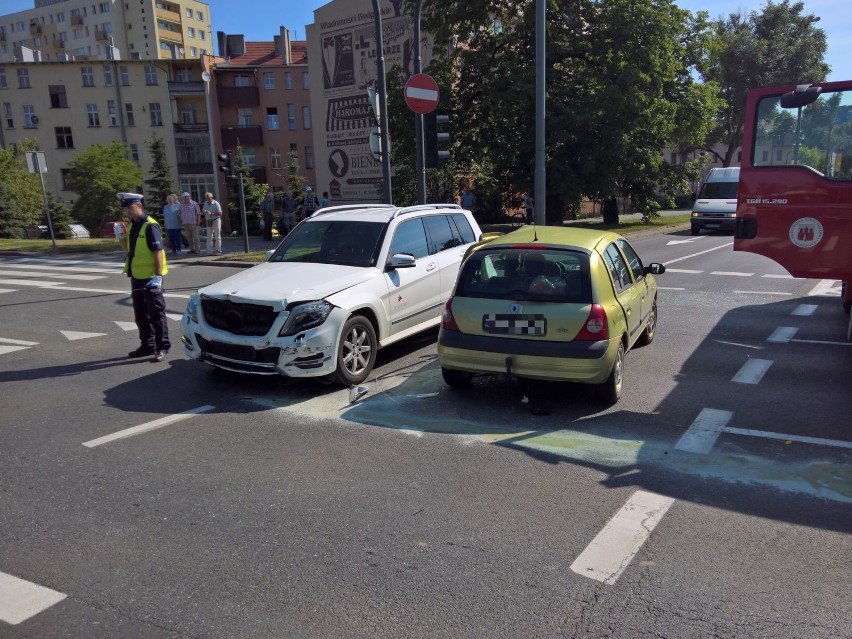 Trzy osoby trafiły do szpitala po wypadku, do którego doszło...