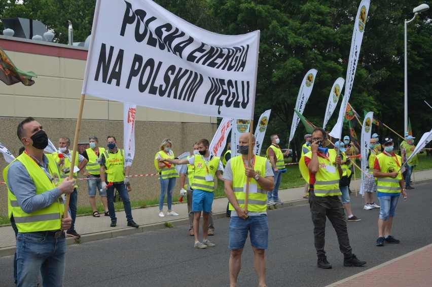 W piątek kolejna pikieta związków zawodowych pod siedzibą PGE GiEK