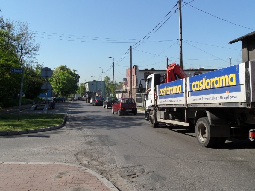 Wypadek ciężarówki z rurami na A4 w Katowicach. Gigantyczne korki od godziny 3.00