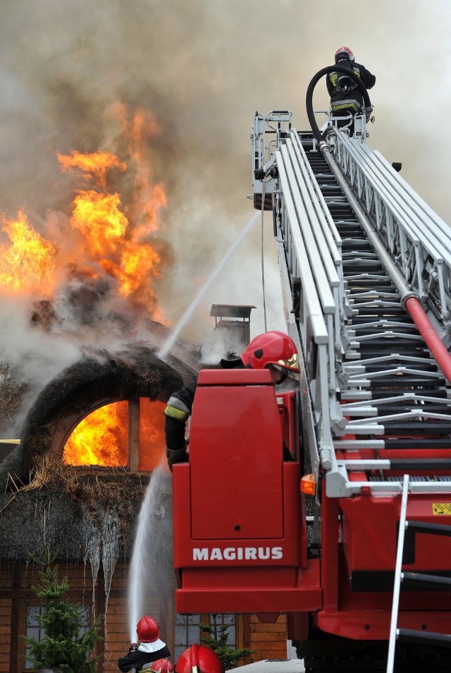 Nowoczesny sprzęt jest jedynym sprzymierzeńcem strażaków w walce z żywiołem, jakim jest ogień.