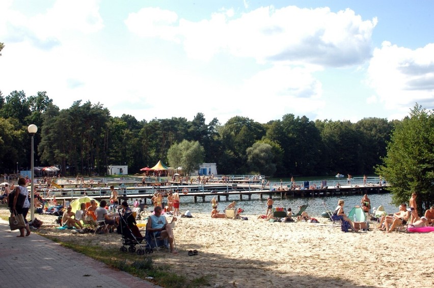 2009 rok - zdjęcia z plaży kąpieliska w Łochowicach.