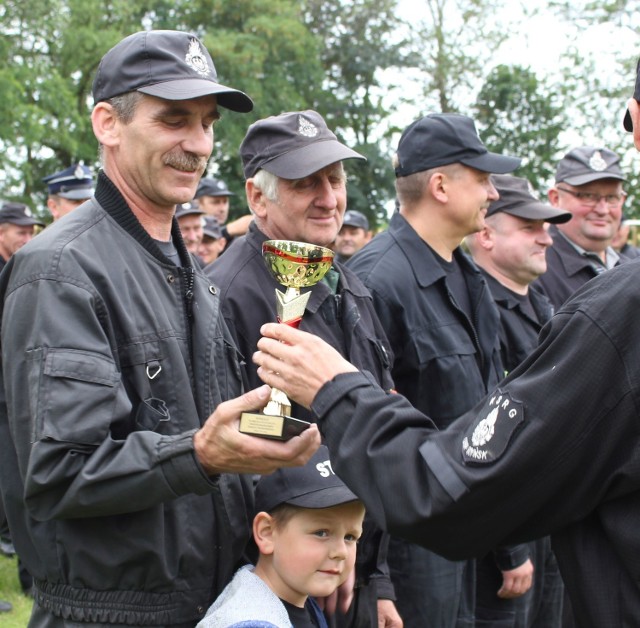 W zawodach oldbojów w Zieleniu wzięło udział 12 drużyn z całego powiatu