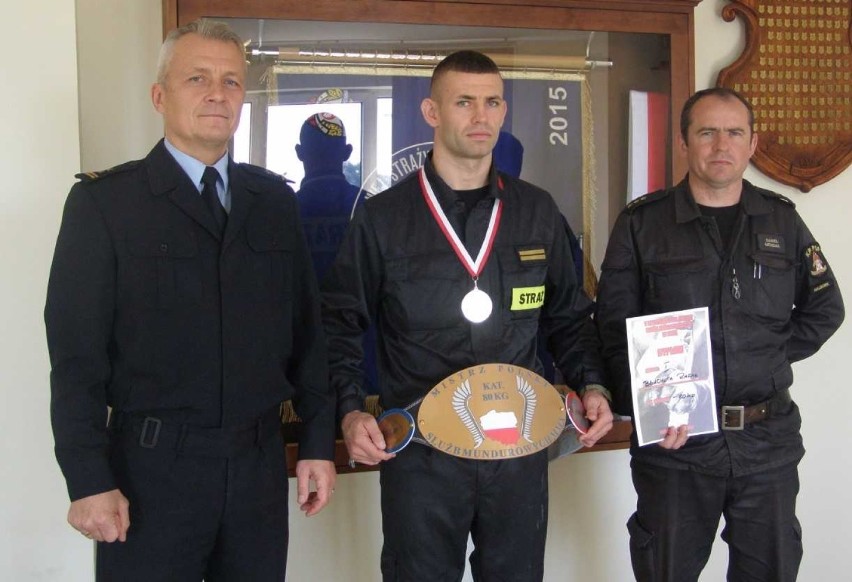 Strażak z Malborka został mistrzem Polski służb mundurowych w MMA