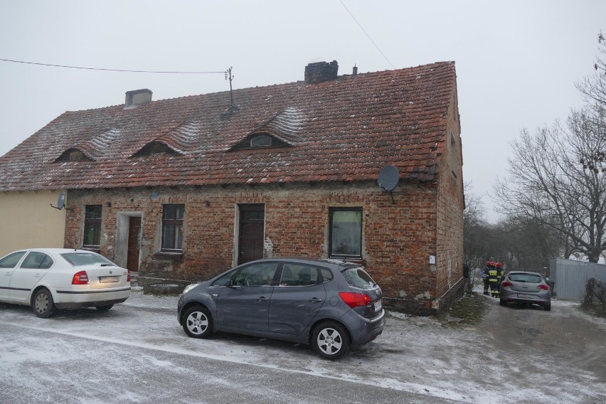 Śmierć strażaka OSP w Dankowicach. Został przygnieciony samochodem FOTO