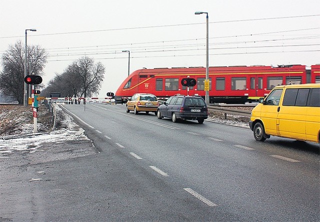 Po wybudowaniu wiaduktu w Rogowie samochody przejeżdżać będą nad torami.