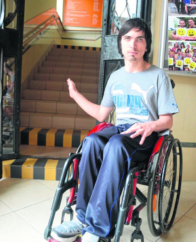 Zdaniem Krzysztofa Imiołka każde miejsce użyteczności publicznej powinno być przystosowane do potrzeb osób niepełnosprawnych