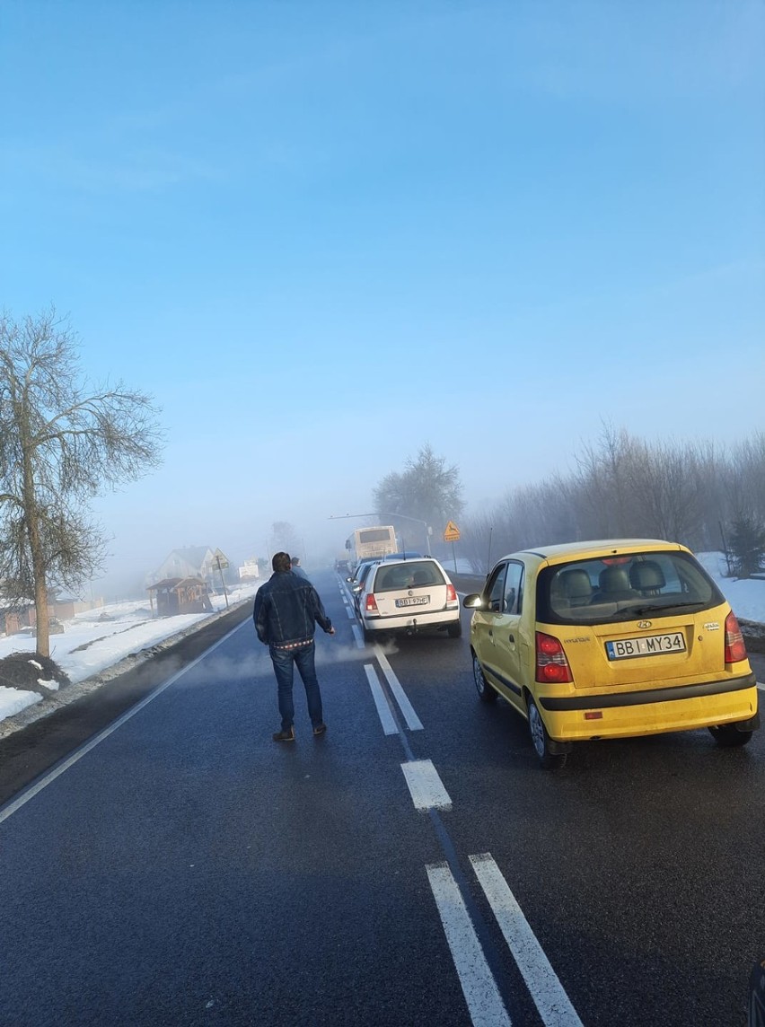 Pożar BMW w miejscowości Zwierki niedaleko Zabłudowa