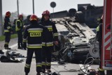 Wypadek na obwodnicy Nowych Skalmierzyc. BMW X5 zderzyło się z ciężarówką  [FOTO, WIDEO]