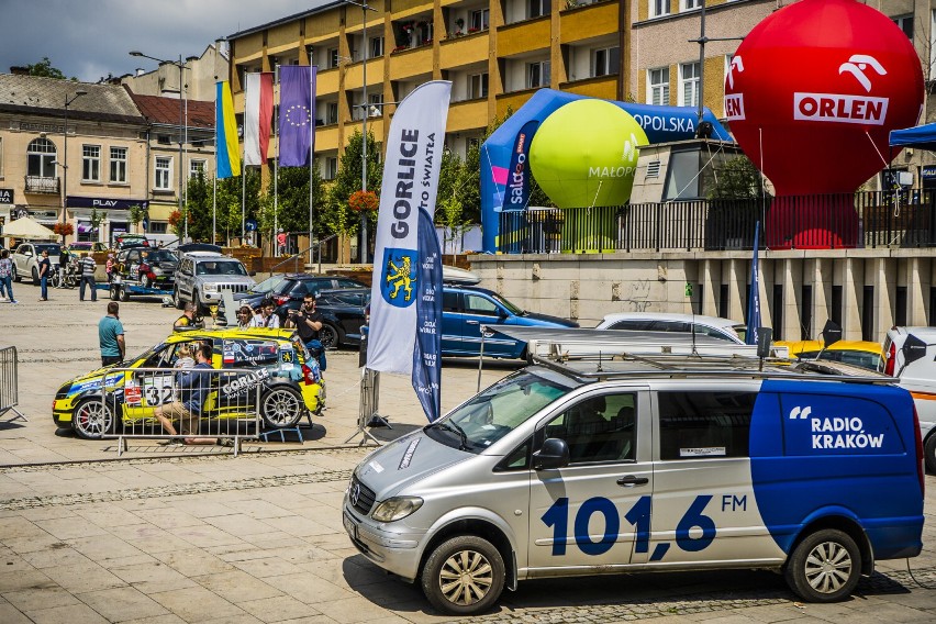 Wyścigi samochodowe to promocja powiatu sięgająca daleko od...